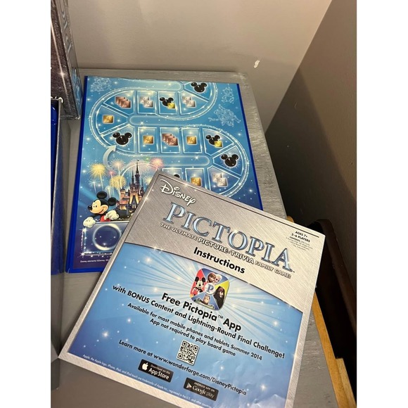 Disney Edition board game Pictopia Picture Trivia Game Excellent Condition - Picture 2 of 6